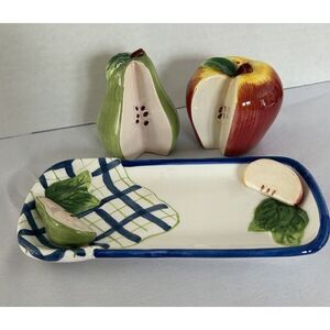 Vtg Bella Casa by Ganz Apple & Pear Hand Painted Ceramic Salt and Pepper Shakers